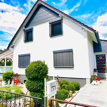 Ferienhaus Zur Waldauer Hoehe Mit 3 Sz, 120Qm & 40Qm Balkon Schleusingen Exterior photo