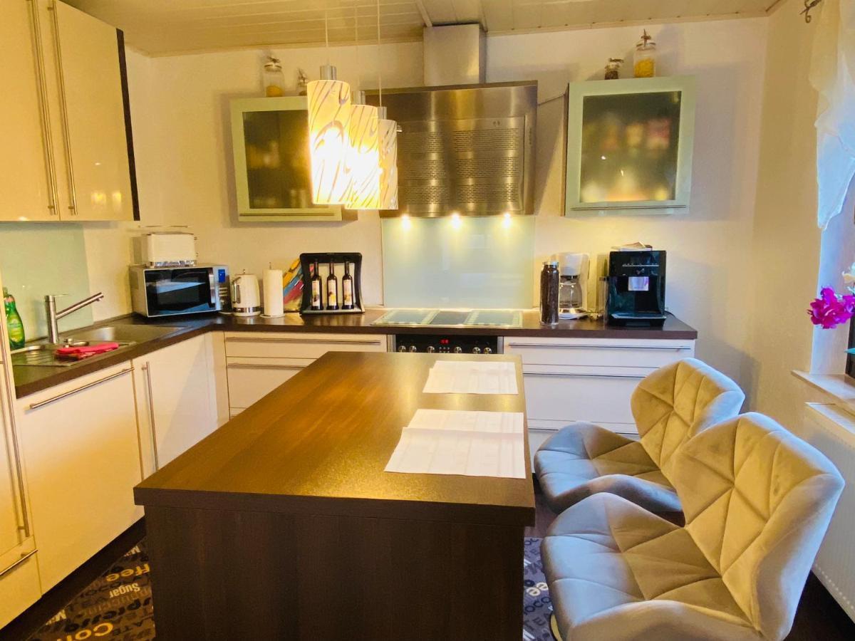 Apartment Zur Waldauer Hoehe Mit 3 Sz, 120qm & 40qm Balkon