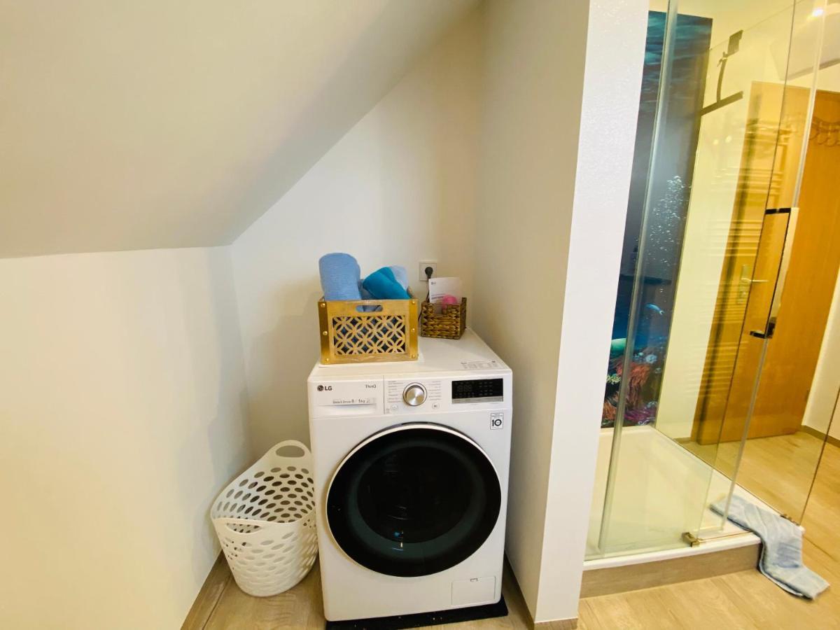 Zur Waldauer Hoehe Mit 3 Sz, 120qm & 40qm Balkon Apartment