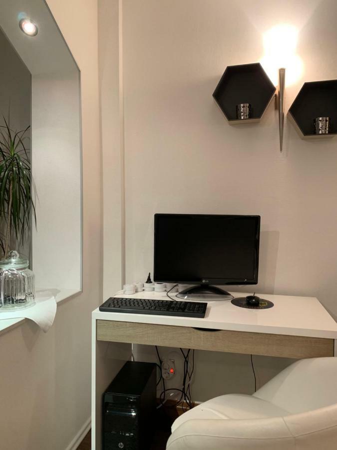 Apartment Zur Waldauer Hoehe Mit 3 Sz, 120qm & 40qm Balkon Schleusingen